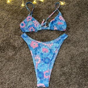KulaniKinis High Waisted Cheeky Bottoms & Bralette Top